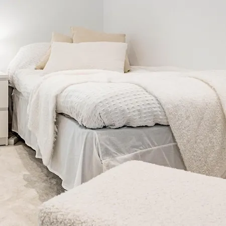 Modern 3 Bedroom In With A Heated Pool Close To Puerto Banus