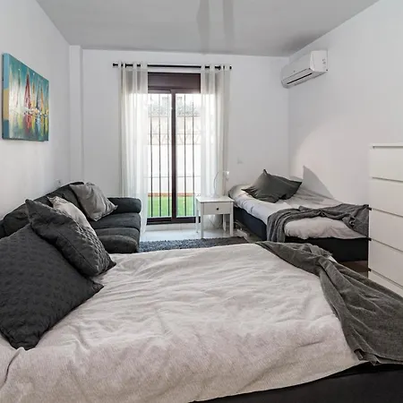 Modern 3 Bedroom In With A Heated Pool Close To Puerto Banus Apartament
