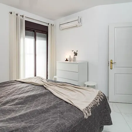 Modern 3 Bedroom In With A Heated Pool Close To Puerto Banus