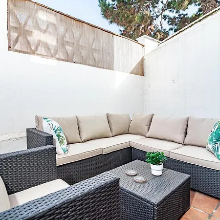 Modern 3 Bedroom In With A Heated Pool Close To Puerto Banus *