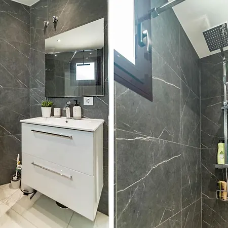 Modern 3 Bedroom In With A Heated Pool Close To Puerto Banus Apartment Marbella