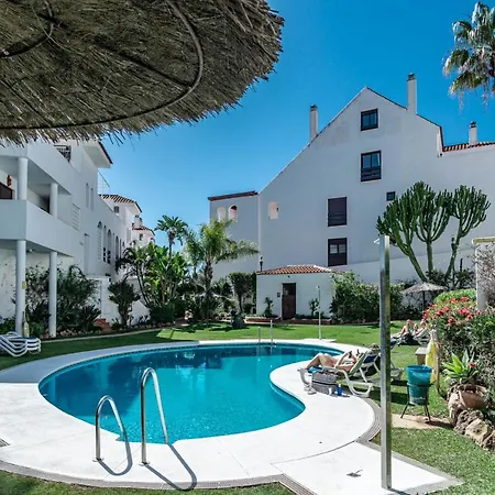 Modern 3 Bedroom In With A Heated Pool Close To Puerto Banus Apartment Marbella